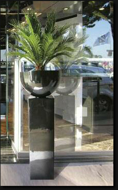 AC bowl and pedestal planter AC bowl and pedestal planter